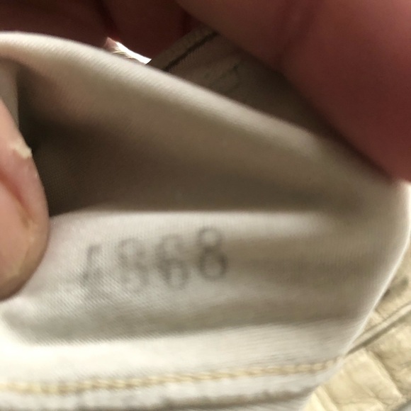 Cream Opera Length Leather Gloves - Picture 3 of 8